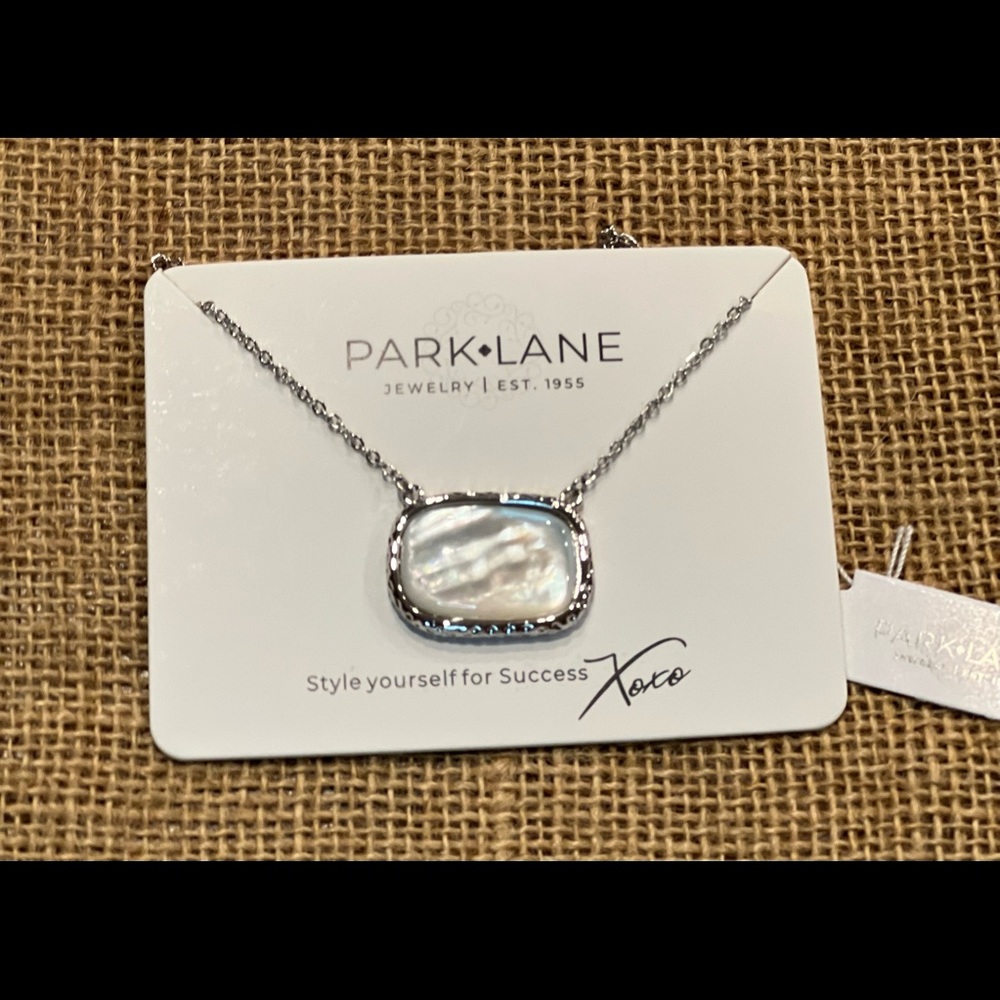 Park Lane Mother of Pearl necklace
